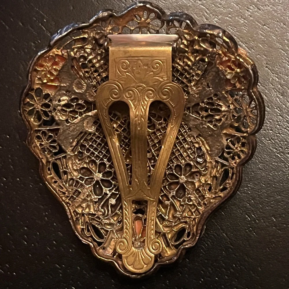 N/A fur clip